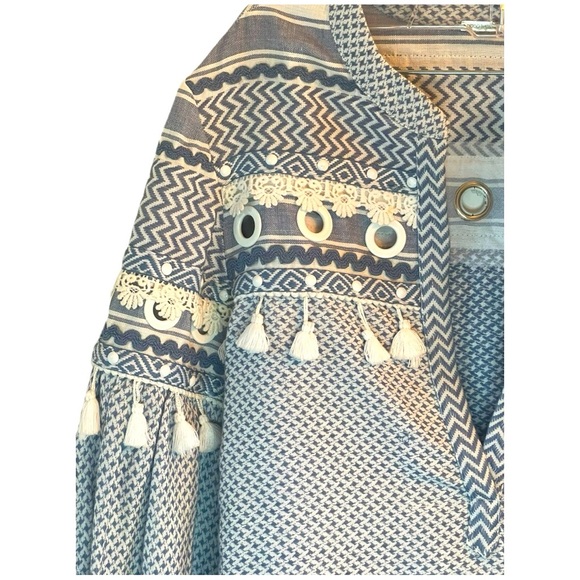 Dodo Bar Or Light Blue Embroidered Blouse - Picture 3 of 12